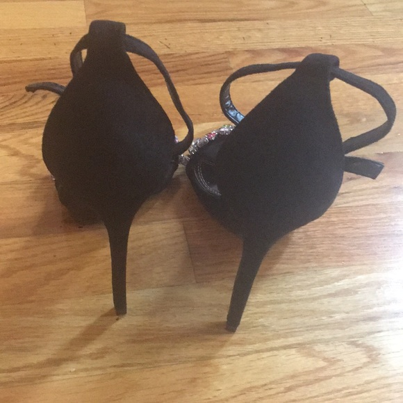 NEW Black Jeweled Sandals - Picture 5 of 6